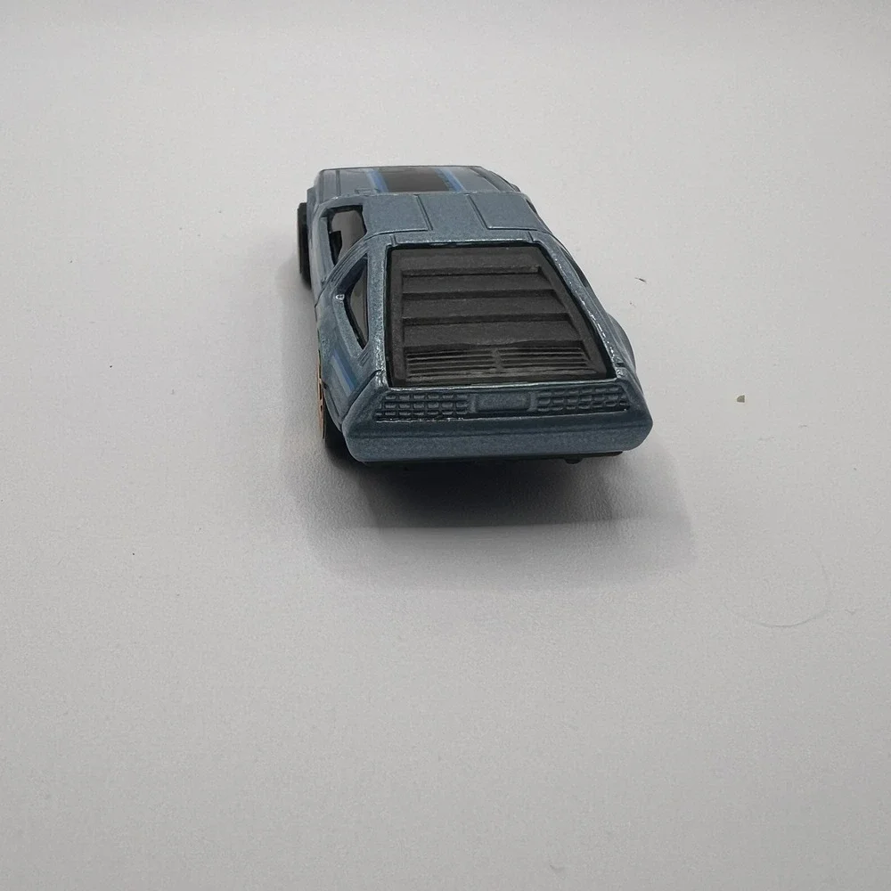 2009 Hot Wheels DMC Delorean Blue HW The '80s Diecast Toy Race CAR